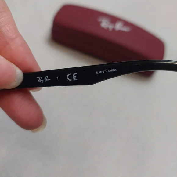 Ray-Ban Optic Kids Black Glasses with Red Case - Picture 3 of 7